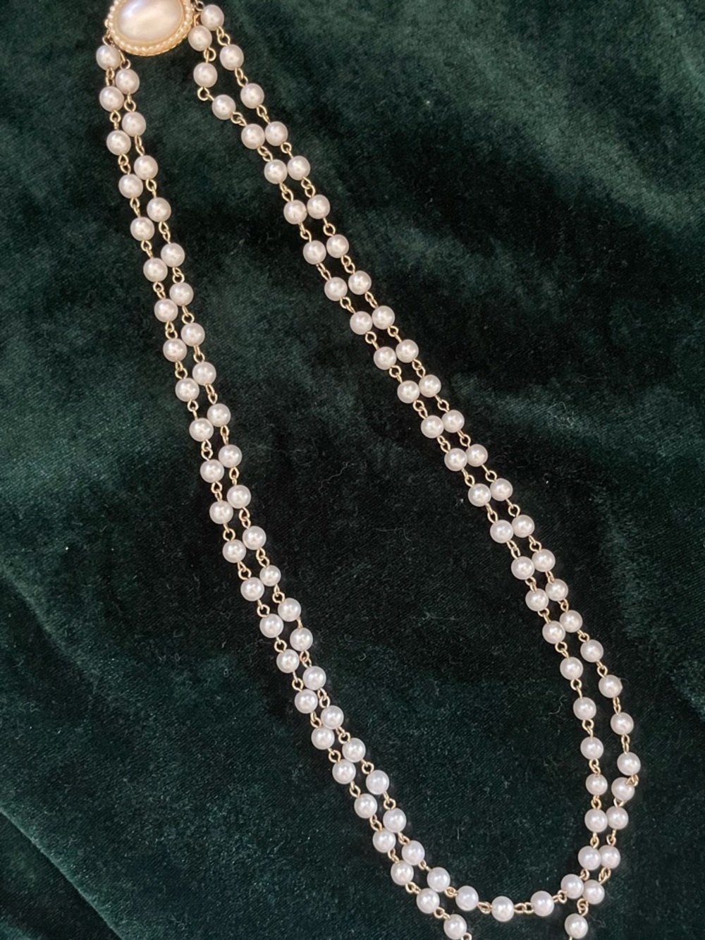 Vintage Classic Double-Strand White Pearl Necklace with Gold Accents